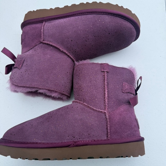 UGG Mini Bailey Bow Metallic Spots (Pinot Noir) Women's Shoes size 5 NWB - Picture 1 of 7